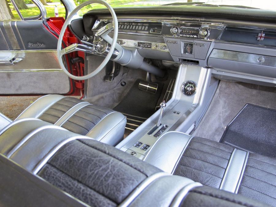  Oldsmobile Starfire Hardtop Coupe 1962 года  (фото 24 из 30)
